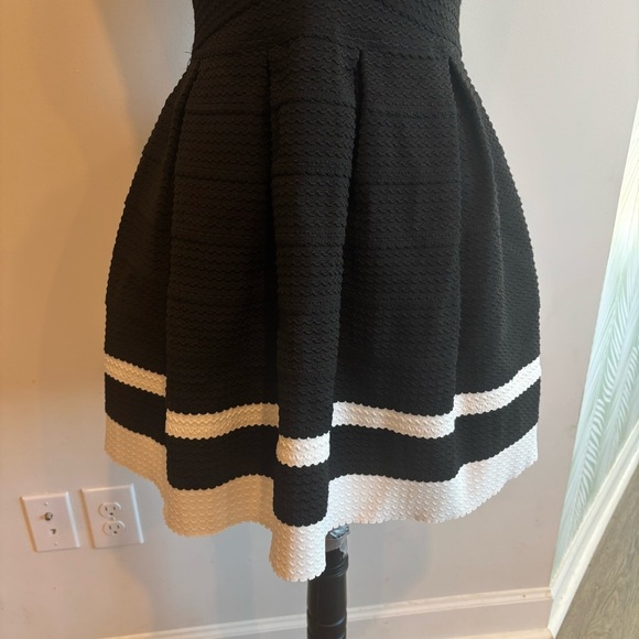 Sans Souci Black Strapless Fit N Flare Mini Dress Medium Party Cocktail Wedding - Picture 4 of 8